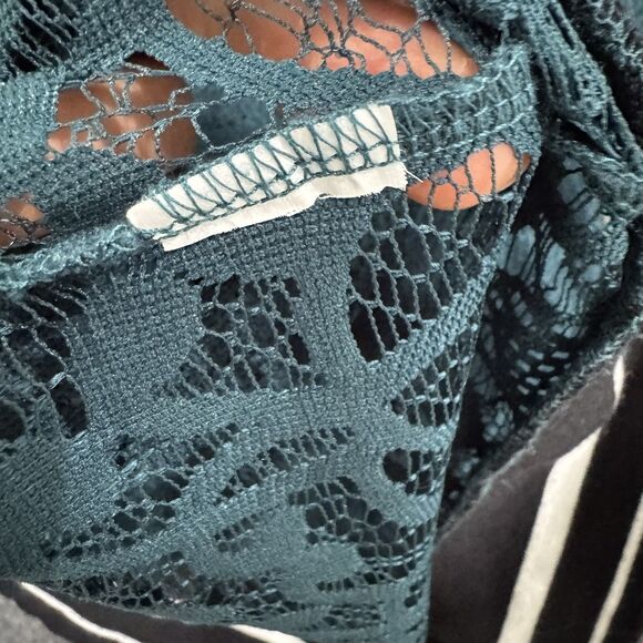 Fabletics Pullover Women's Large Teal Lace Mesh Pullover Crewneck Athleisure Top - Picture 7 of 7